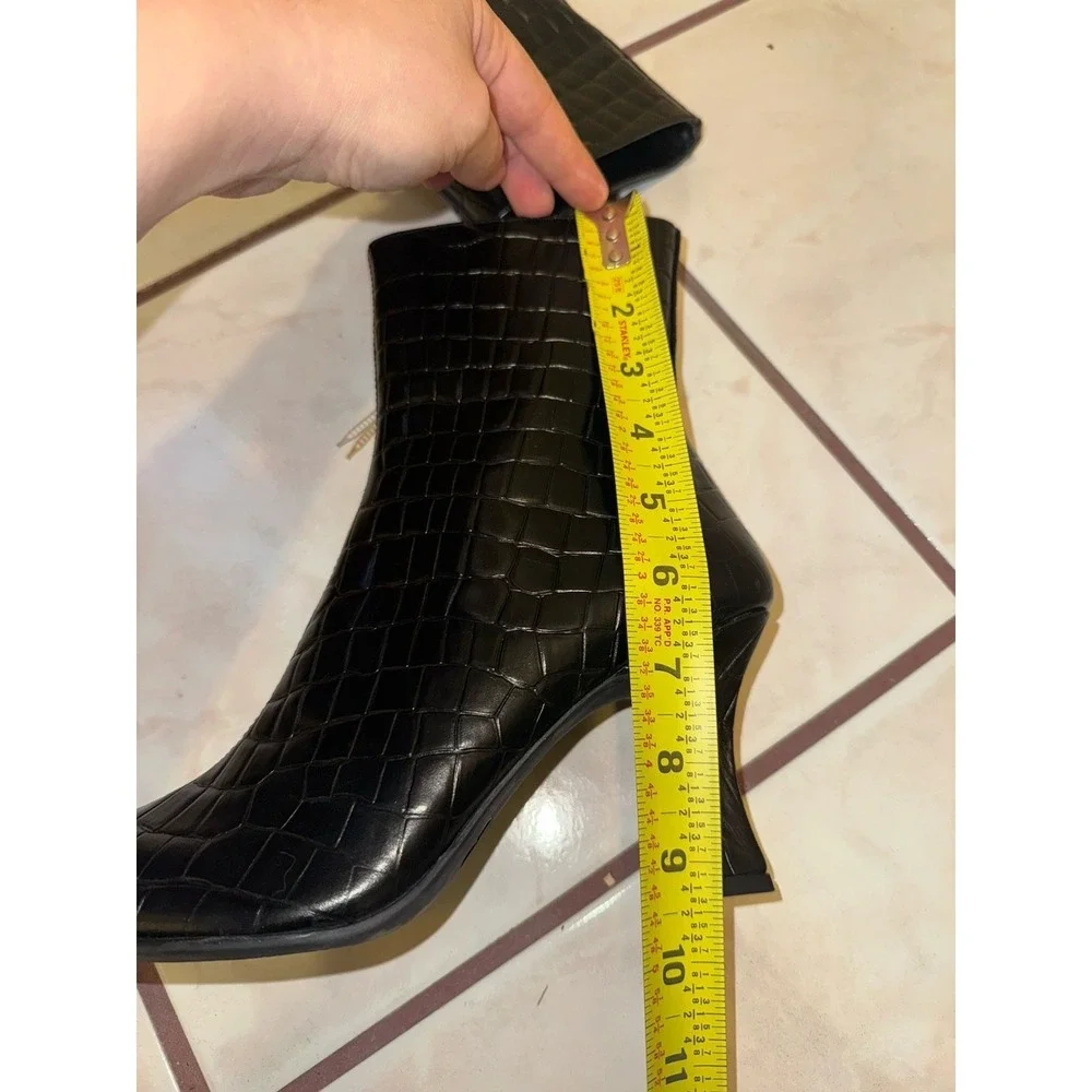 NWOB Gianni Bini Ankle Boots Croc-embossed Leather Boots Size 6.5 - Picture 10 of 11